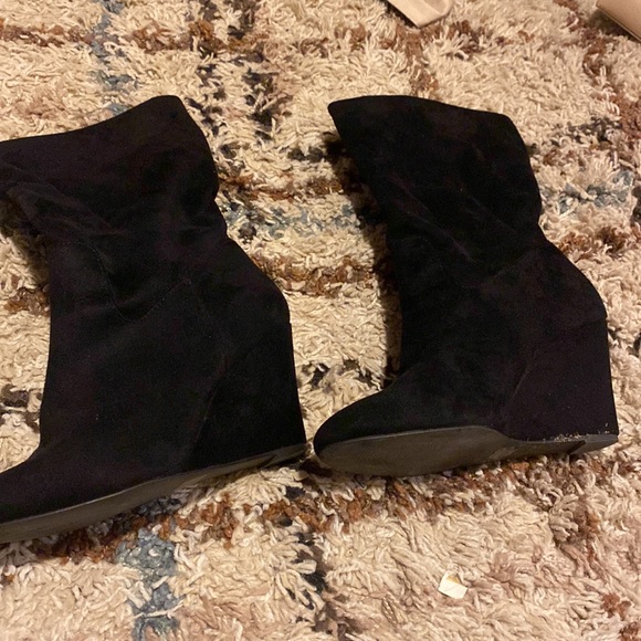 Boots - Picture 2 of 3